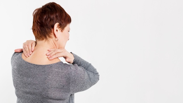 Bultos que no causan dolor en el cuello, axilas o ingles podrían ser síntomas de linfoma