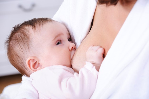 Lactancia materna es un factor protector del cáncer de mama